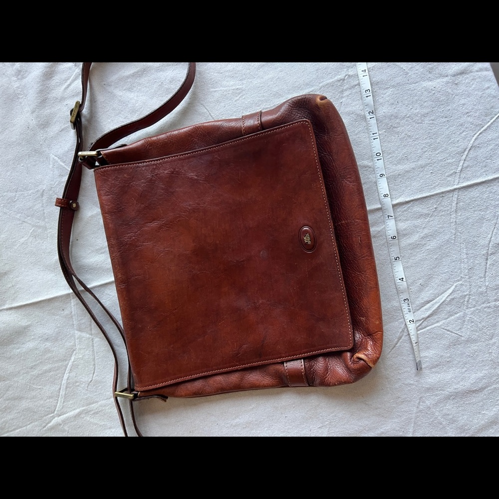 VINTAGE leather crossbody bag in cognac